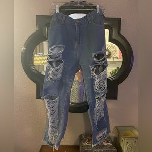 Cute high waisted distressed jeans Size L